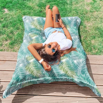 46f359d11e7b8f6c14b41749888221c0e202fb7c11019e6338fd2d14a507e093.jpg An Image of rucomfy Indoor Outdoor Bean Bag - Green