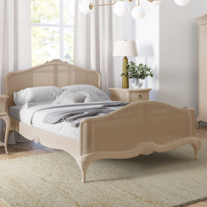 5620b01bc3e9aaa9d4eba7d6808bc7be3980bb794bc45cd126c2d17c77f86e2d.jpg An Image of Willis and Gambier Ivory - King Size - Ivory Wooden Rattan Bed - Ivory - Wood/Rattan - 4ft6