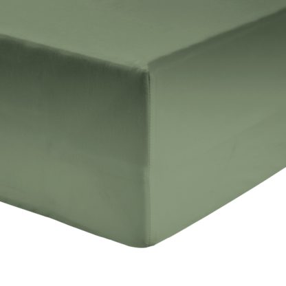 2c4aede9b0078f3e119d0b12984368bed07fb22be2276ae964c386b818647165.jpg An Image of Habitat Cotton Rich 180 TC Plain Green Fitted Sheet - Double