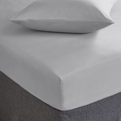 abe6bff79a9e5f4d1c473d2d2fc1ee4dfb8c082f094157a3ed9d71e2936dc05f.jpg An Image of Cotton Rich 28cm Fitted Sheet White