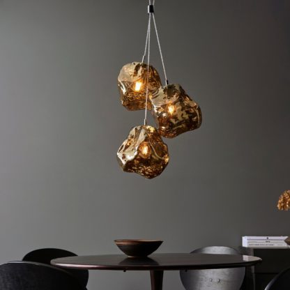 42f553881a0c5c4b03d9609ff5bb9b28be2dcf2217f11eb928c45fa9d2c241d4.jpg An Image of Vogue Omar 3 Light Cluster Ceiling Fitting Chrome