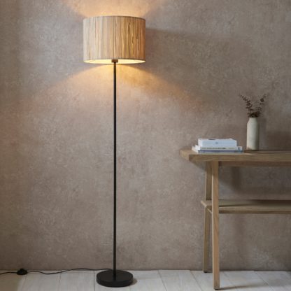 5dfb4271a23077d5b16bbe47a3ac8eb2c5b62fafbab6858f13554b184b3fa2ff.jpg An Image of Vogue Marson Floor Lamp Natural