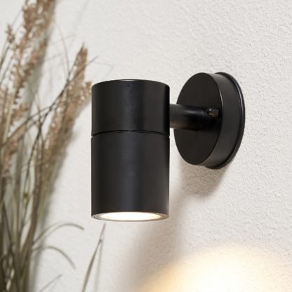 97c7aedeeb70a7a2bbc1a5bbc3d0dd969d80f27011510930bcc8d32b65b4275f.jpg An Image of Clovelly Down Outdoor Wall Light - Black