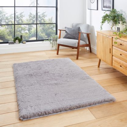 de1c5a7873114b5fc3c642340273d08b0de6962a7ec6758fc7e9467ea4d40d04.jpg An Image of Super Teddy Rectangle Rug Silver