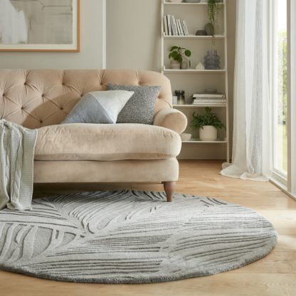 a360ee3485e073a3779406d718d7a8167006f4fa59633b0da8bc0f29fef09c88.jpg An Image of Lino Leaf Round Rug Lino Leaf Sage
