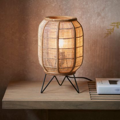67fb961eae633074e144aedeb3797458c5ef9660dbb1b0e70297656997d84758.jpg An Image of Vogue Zen Table Lamp Natural