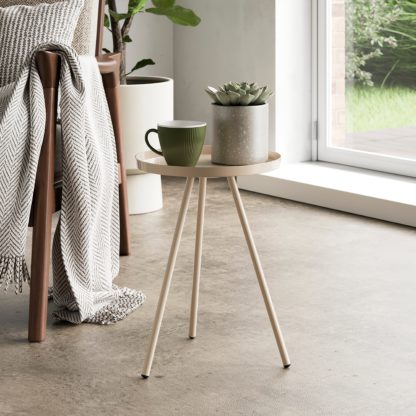 45f0cdfb62d58b94ea3f4fd1fc8b2c43d4f644f628290016a8f25f73302834d8.jpg An Image of Kai Side Table Green