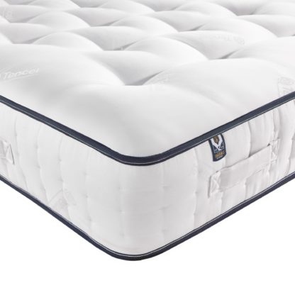 7d1289b5864d250bc7ce7dccd5779ae5a4435bc2d7e1952b71b02ef9d8fc0794.jpg An Image of Silentnight Wool Naturals 2400 Pocket Mattress White