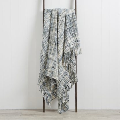 0ef6bb38332be07b55df227f9115835c7c88a6336e51b9842f5038697666739b.jpg An Image of Camden 130cm x 180cm Throw Blue
