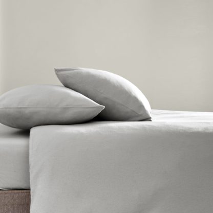 7fc8db7b56f171d5569ffea3fbe81a2ae4df2f1dd54bfa1f6e22e4d23db72319.jpg An Image of Simply Brushed Cotton 28cm Fitted Sheet Silver
