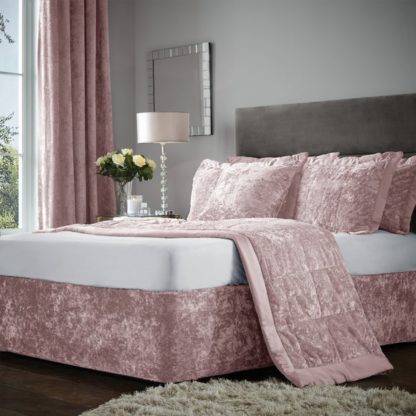 3142c23d79e38c3143f5810f15eacfa42eda5b3a60d6a4abb9e4afb374a09d85.jpg An Image of Catherine Lansfield Crushed Velvet Divan Base Bed Wrap