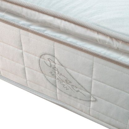 60cfd520020c01b12ba8bc06ace3e104e96baa0749b3f19b8259887d424518b1.jpg An Image of Sareer Matrah Latex Pocket Pillow Top Mattress