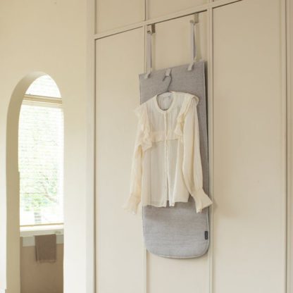 7b5cd1953b5140179c1b53ad28a67f5f0f55b628596e6f378db9c7104fc55bf7.jpg An Image of Brabantia Door Steam Blanket