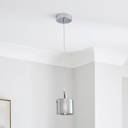 9dfd043e964c8b5b9a4e85e8a16ae2c2334f98b97a5f783f59990c1cc6b0a870.jpg An Image of Erin Modern Pendant Light