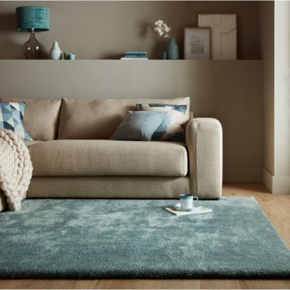 d6eb071a7944915780a85ca578c97199cbdb75699c4e508cfa0e8f4ff29a2ffa.jpg An Image of Faroe Wool Look Washable Faux Fur Rug