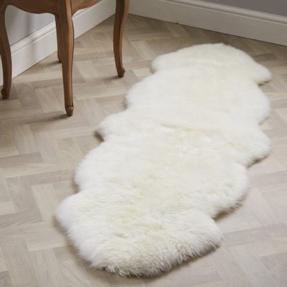 ec17678ab2f18a3ad260dc651e7f3c2dcb7a2d3ea4d30636a5c0df67522a3398.jpg An Image of Double Pelt Sheepskin Rug